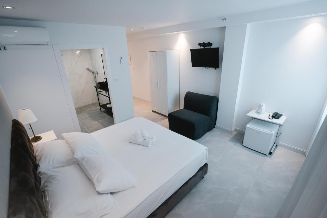 Unique Hotel 아슈도드 외부 사진